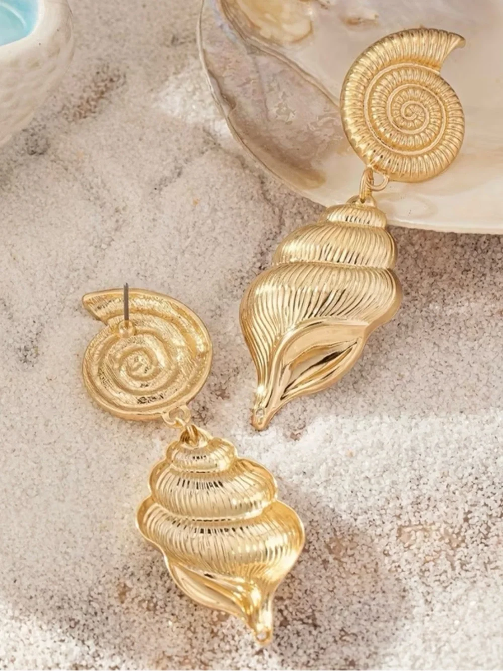 NEW ! Gold Shell Drop Earrings. Unique Earrings 🐚 Trendy Shell Earrings